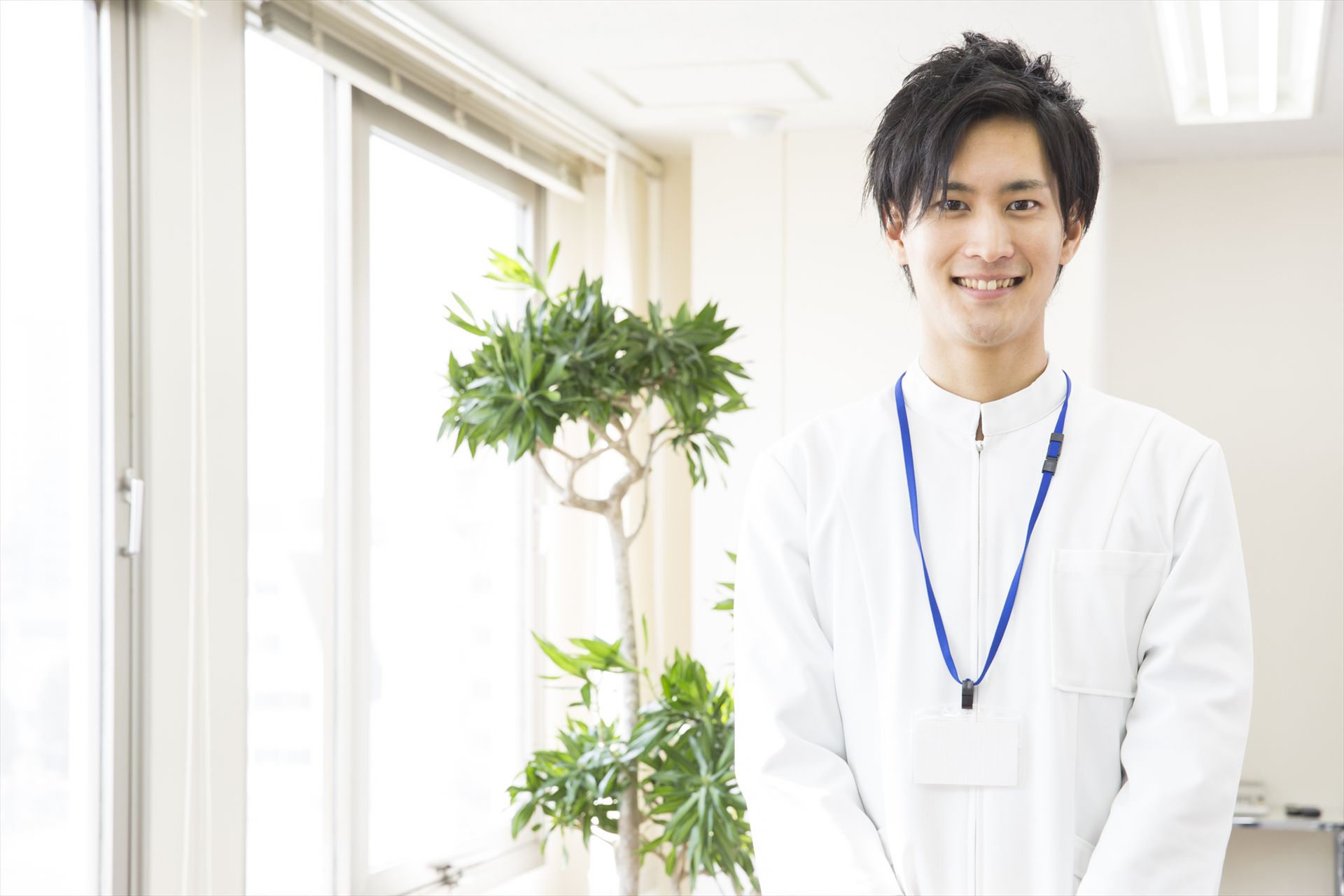 若い男性のスタッフ (1)